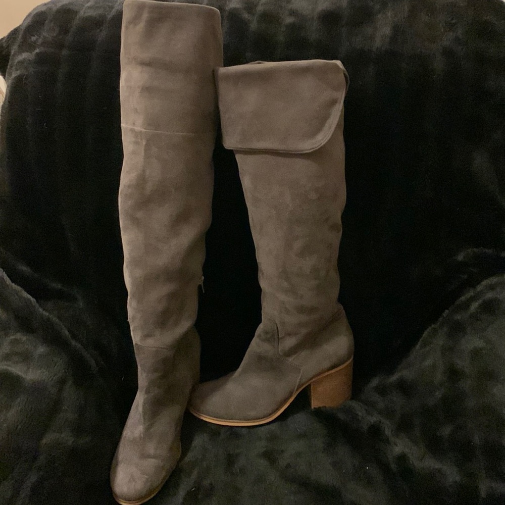 Over the knee or you can fold it down, two looks for one! (Balance)